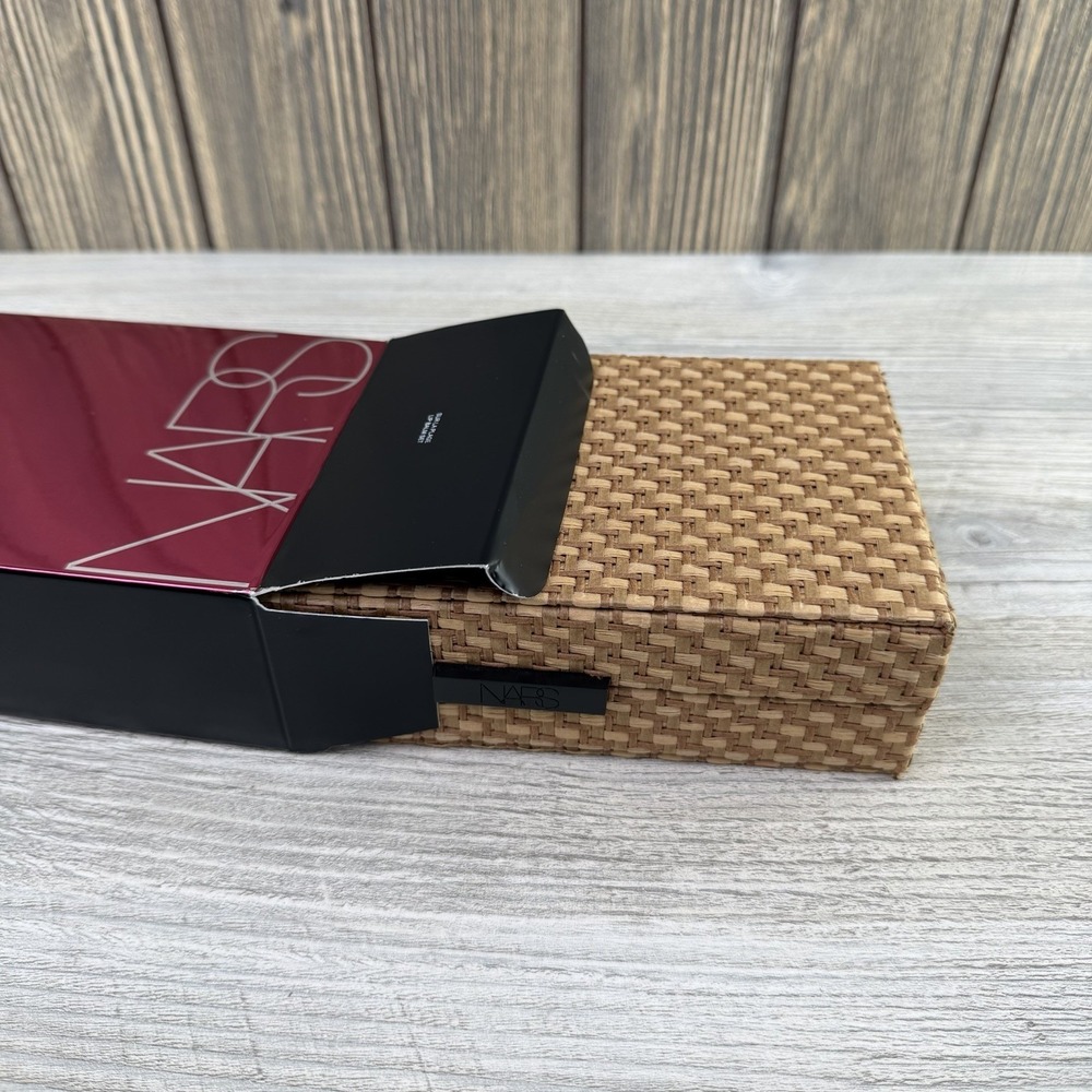 NARS Sur La Plage Lip Balm Set 3pc Woven Clutch Limited Edition New Open Box - Picture 9 of 16
